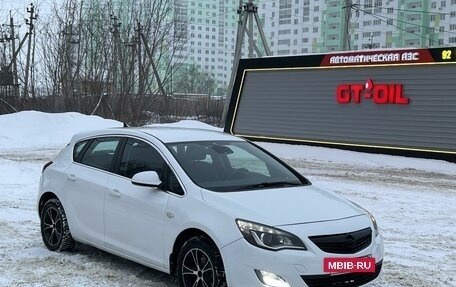 Opel Astra J, 2010 год, 860 000 рублей, 11 фотография