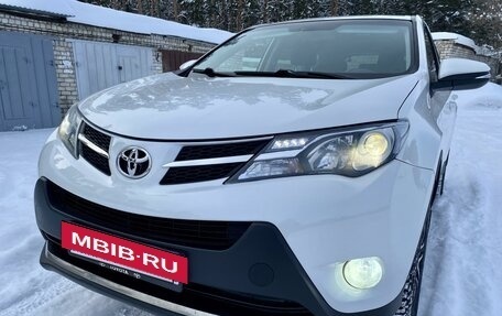 Toyota RAV4, 2013 год, 1 675 000 рублей, 2 фотография
