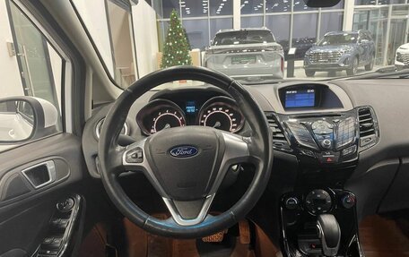 Ford Fiesta, 2015 год, 900 000 рублей, 15 фотография