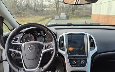Opel Astra J, 2013 год, 940 000 рублей, 11 фотография