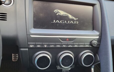 Jaguar E-Pace, 2018 год, 3 750 000 рублей, 8 фотография