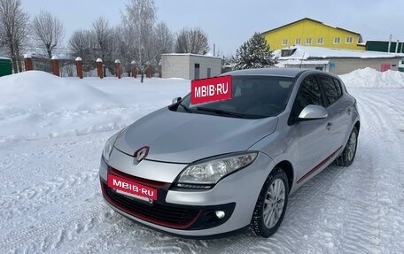 Renault Megane III, 2013 год, 800 000 рублей, 2 фотография