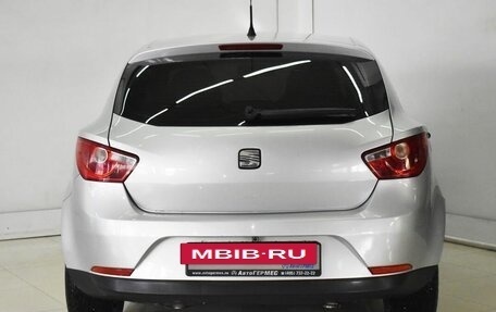 SEAT Ibiza IV рестайлинг 2, 2011 год, 790 000 рублей, 3 фотография