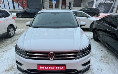 Volkswagen Tiguan II, 2018 год, 3 000 000 рублей, 1 фотография