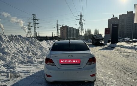 Hyundai Solaris II рестайлинг, 2013 год, 850 000 рублей, 3 фотография