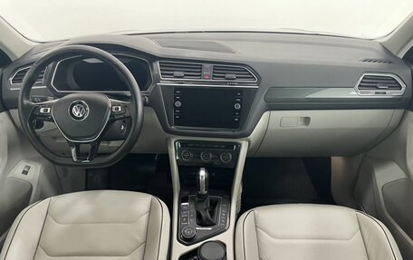 Volkswagen Tiguan II, 2017 год, 2 143 000 рублей, 14 фотография