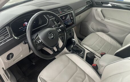 Volkswagen Tiguan II, 2017 год, 2 143 000 рублей, 13 фотография