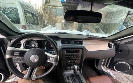 Ford Mustang VI рестайлинг, 2010 год, 1 930 000 рублей, 19 фотография