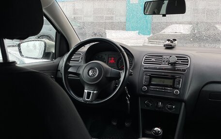 Volkswagen Polo VI (EU Market), 2012 год, 810 000 рублей, 27 фотография