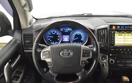 Toyota Land Cruiser 200, 2010 год, 2 990 000 рублей, 6 фотография