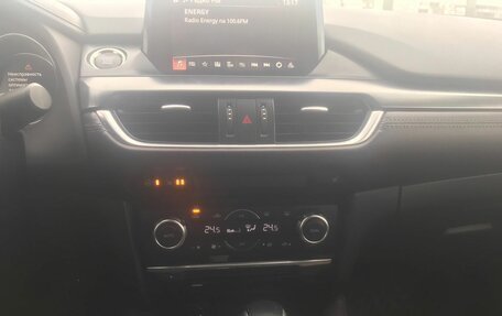 Mazda 6, 2017 год, 1 890 000 рублей, 24 фотография