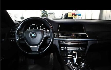 BMW 7 серия, 2013 год, 2 590 000 рублей, 12 фотография