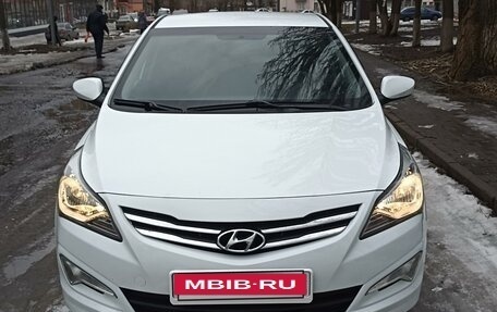 Hyundai Solaris II рестайлинг, 2015 год, 1 033 000 рублей, 4 фотография