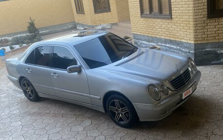 Mercedes-Benz E-Класс, 2002 год, 770 000 рублей, 8 фотография