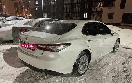 Toyota Camry, 2019 год, 3 770 000 рублей, 7 фотография