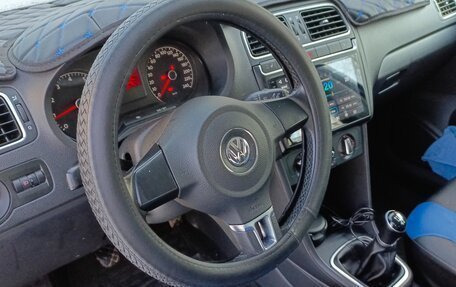 Volkswagen Polo VI (EU Market), 2011 год, 800 000 рублей, 20 фотография