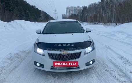 Chevrolet Cruze II, 2012 год, 675 000 рублей, 3 фотография