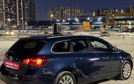 Opel Astra J, 2011 год, 870 000 рублей, 3 фотография