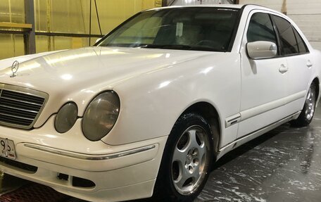 Mercedes-Benz E-Класс, 2001 год, 430 000 рублей, 5 фотография