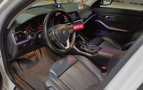 BMW 3 серия, 2019 год, 3 100 000 рублей, 11 фотография