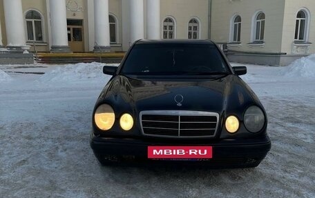 Mercedes-Benz E-Класс, 1996 год, 290 000 рублей, 2 фотография