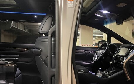 Toyota Alphard III, 2018 год, 5 900 000 рублей, 8 фотография