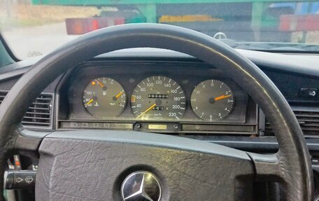 Mercedes-Benz 190 (W201), 1985 год, 150 000 рублей, 3 фотография