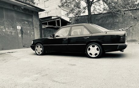 Mercedes-Benz E-Класс, 1994 год, 350 000 рублей, 2 фотография