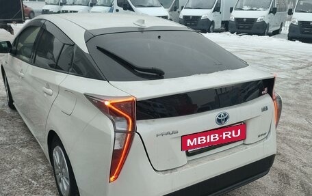 Toyota Prius IV XW50, 2016 год, 1 799 000 рублей, 4 фотография
