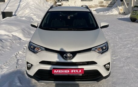 Toyota RAV4, 2019 год, 2 940 000 рублей, 3 фотография