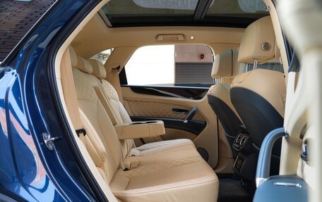 Bentley Bentayga I, 2016 год, 12 649 900 рублей, 10 фотография