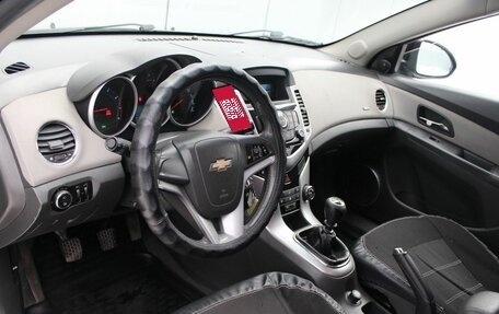 Chevrolet Cruze II, 2010 год, 680 000 рублей, 9 фотография