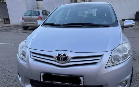 Toyota Auris II, 2012 год, 1 350 000 рублей, 2 фотография