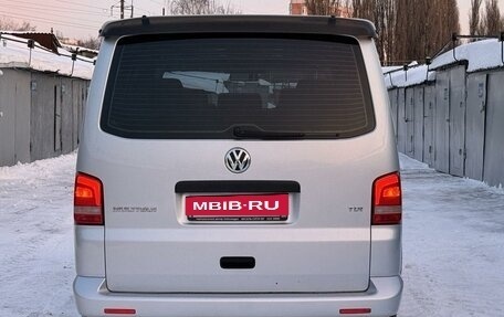 Volkswagen Multivan T5, 2011 год, 1 975 000 рублей, 4 фотография