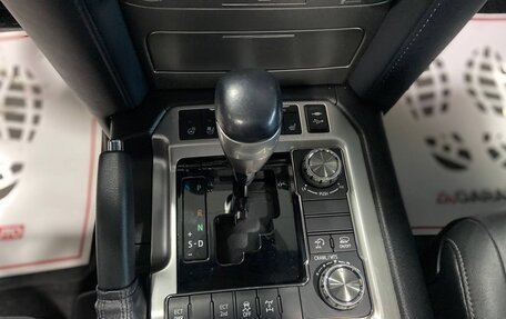 Toyota Land Cruiser 200, 2019 год, 8 285 000 рублей, 13 фотография