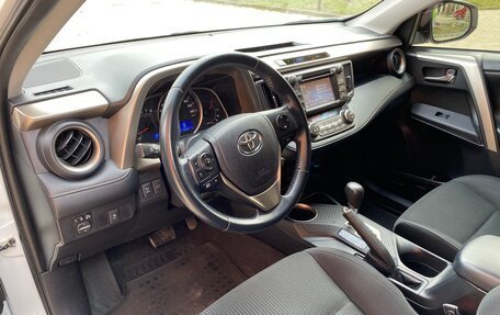 Toyota RAV4, 2015 год, 2 370 000 рублей, 8 фотография