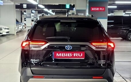 Toyota RAV4, 2021 год, 2 900 000 рублей, 4 фотография