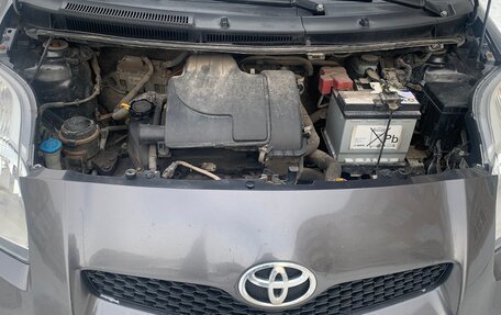 Toyota Yaris III рестайлинг, 2009 год, 699 000 рублей, 8 фотография
