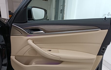 BMW 5 серия, 2018 год, 3 790 000 рублей, 23 фотография