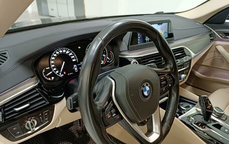 BMW 5 серия, 2018 год, 3 790 000 рублей, 19 фотография
