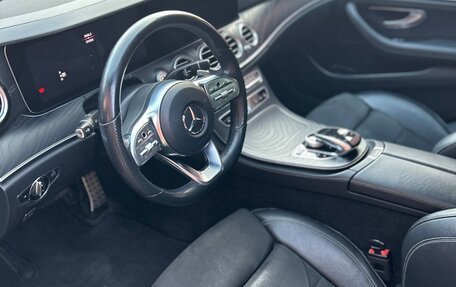 Mercedes-Benz E-Класс, 2019 год, 4 250 000 рублей, 6 фотография