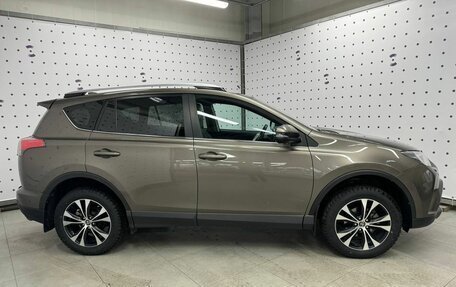 Toyota RAV4, 2018 год, 2 615 000 рублей, 8 фотография