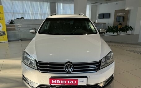 Volkswagen Passat B7, 2013 год, 1 775 000 рублей, 2 фотография