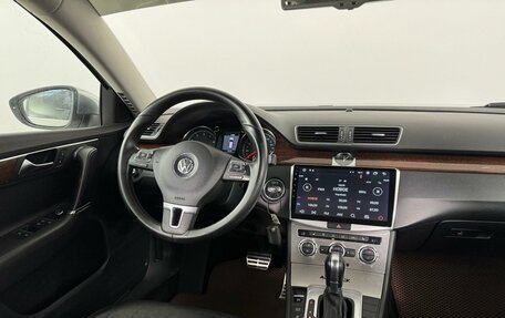 Volkswagen Passat B7, 2013 год, 1 775 000 рублей, 25 фотография