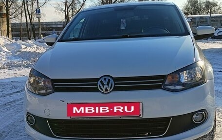 Volkswagen Polo VI (EU Market), 2011 год, 723 000 рублей, 2 фотография
