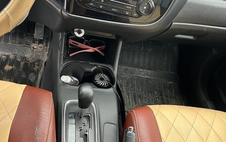 Mitsubishi Outlander III рестайлинг 3, 2012 год, 1 550 000 рублей, 11 фотография