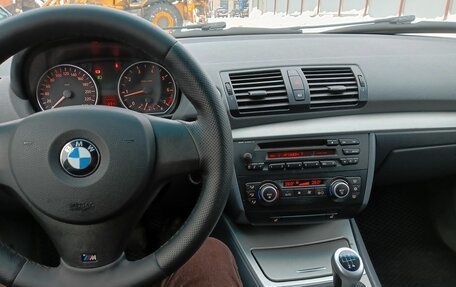 BMW 1 серия, 2005 год, 590 000 рублей, 2 фотография