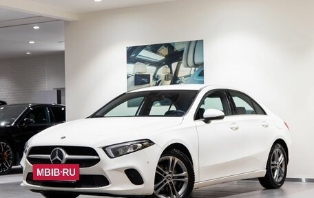 Mercedes-Benz A-Класс, 2019 год, 2 550 000 рублей, 22 фотография