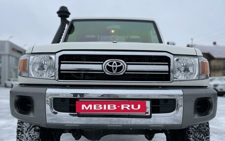 Toyota Land Cruiser 70, 2017 год, 5 823 000 рублей, 4 фотография