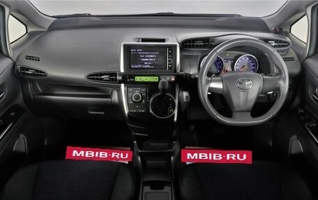 Toyota Wish II, 2012 год, 1 598 000 рублей, 7 фотография